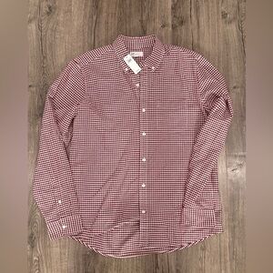 GAP Mens Standard fit burgundy, gingham dress shirt sz L